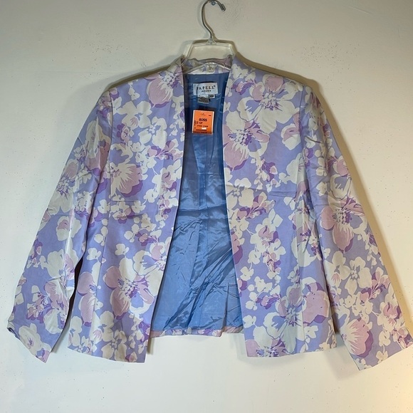 Papell Jackets & Blazers - Papell Silk Floral Open Front Jacket. 12P. NWT.